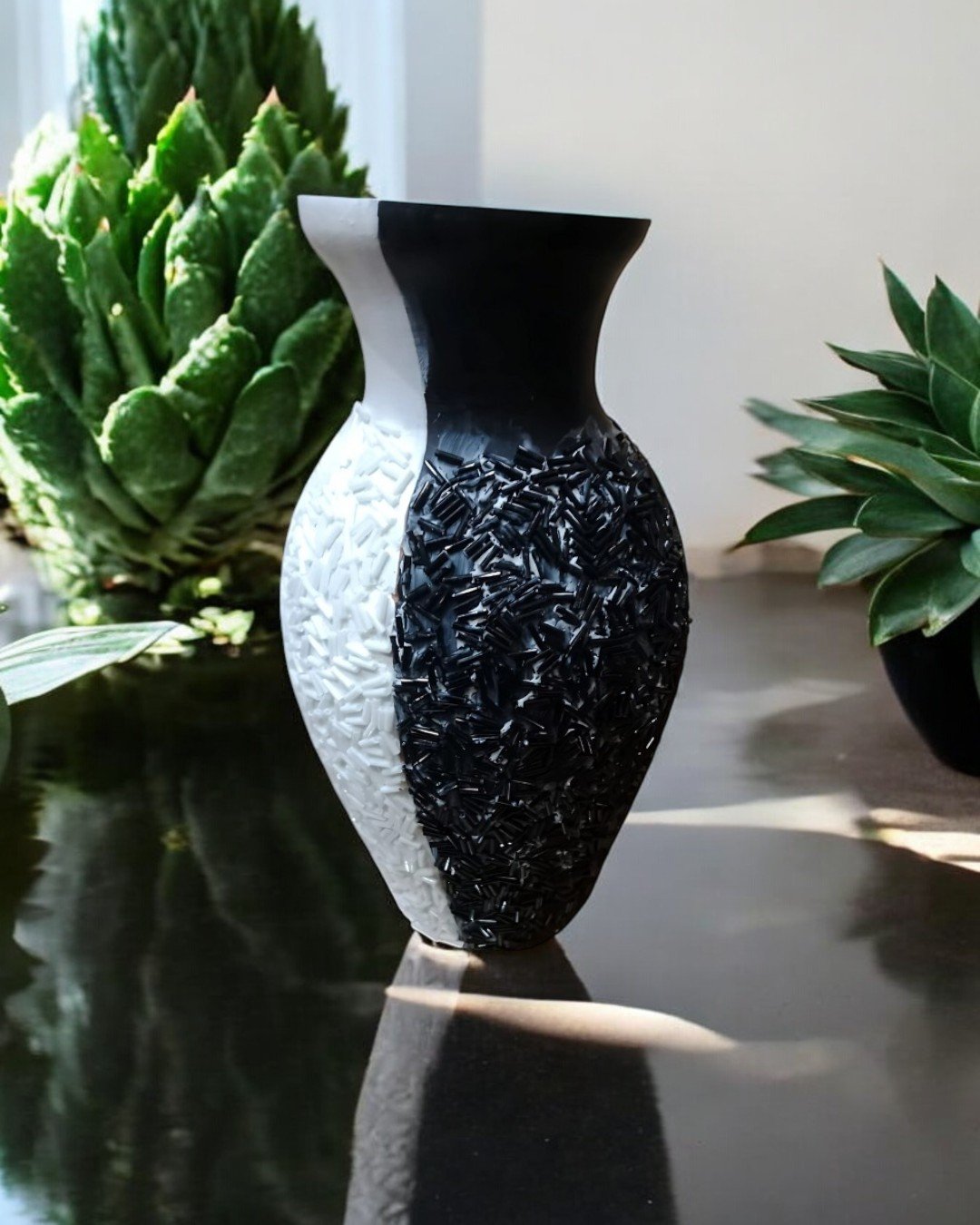 Monochrome Elegance Vase 1